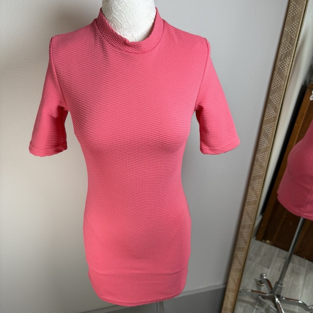 NWT Glamorous Women S Pink Mini Dress Barbiecore Textured Short Sleeve Nasty Gal